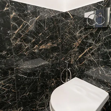 Almait Πανσιόν 4*